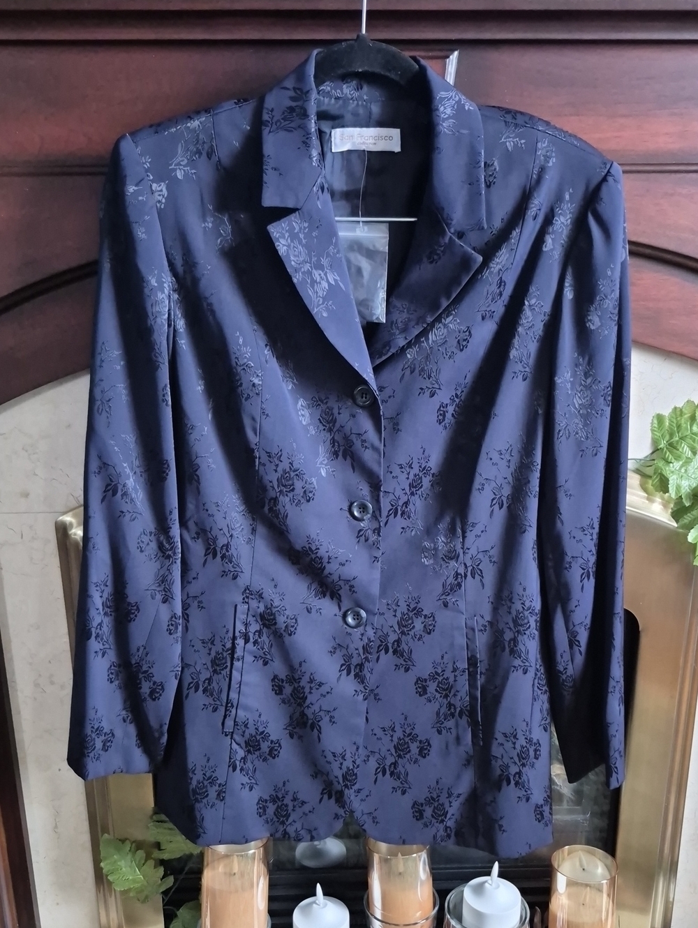 Size 9 San Francisco Collection Women's Navy Floral Satin Blazer